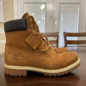 MEN'S TIMBERLAND® PREMIUM 6-INCH WATERPROOF BOOTS. NWT. Rust Nubuck color